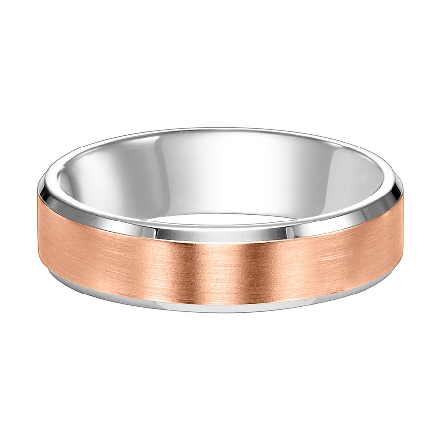 This crisp yet timeless, Comfort Fit wedding features a brushed finish with beveled edge