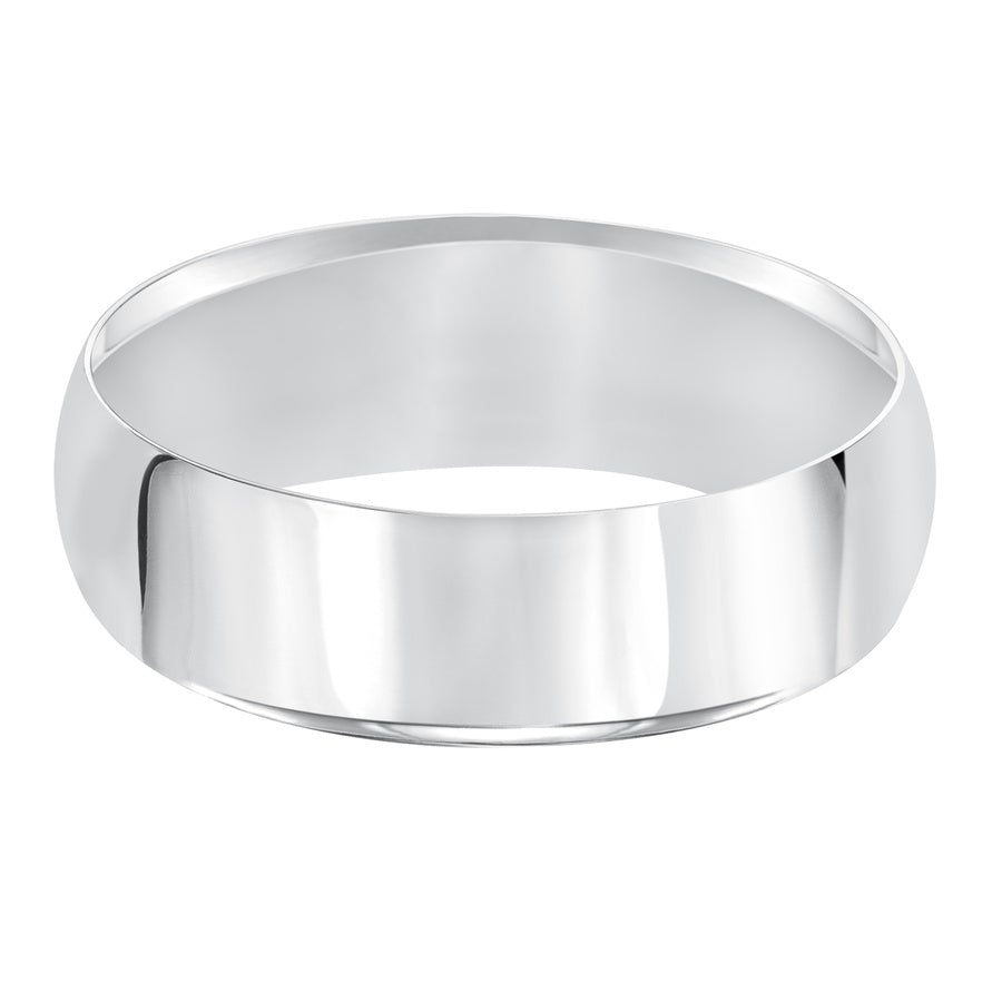 This timeless yet luxuriously domed & Comfort Fit wedding band features a satin finish.