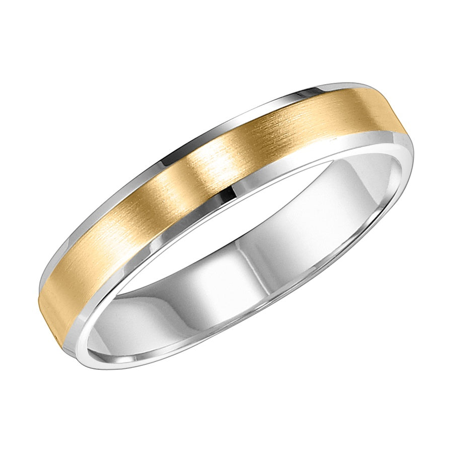 This crisp yet timeless, Comfort Fit wedding features a brushed finish with beveled edge