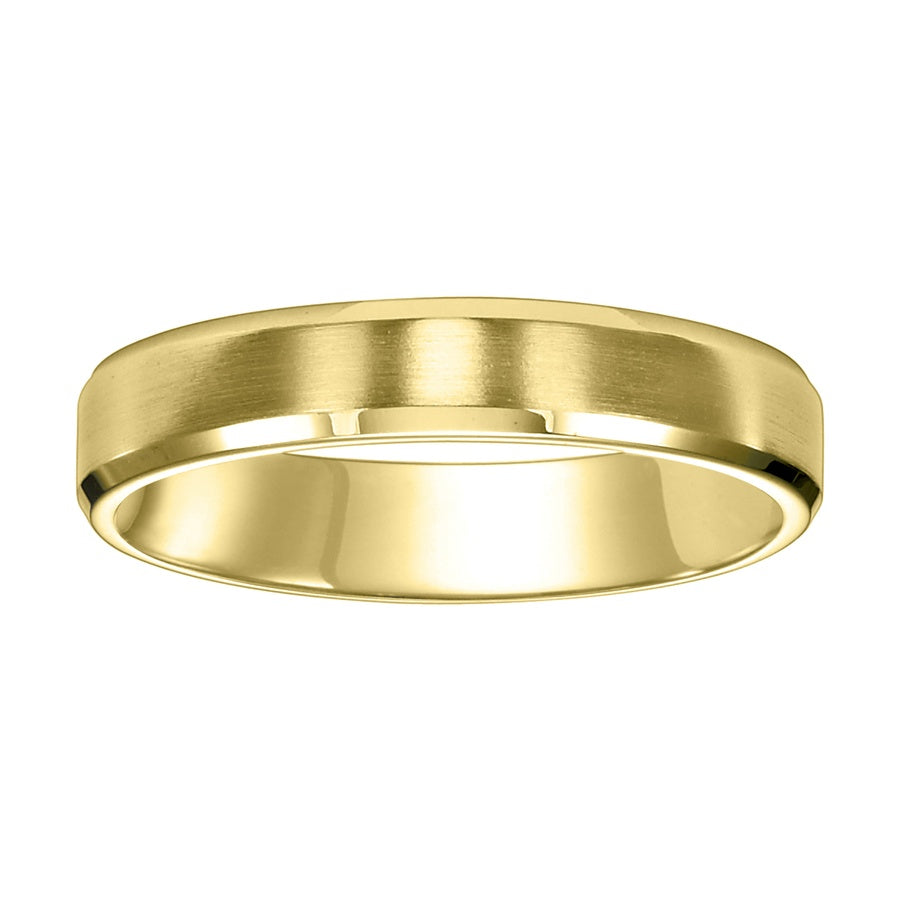 This crisp yet timeless, Comfort Fit wedding features a brushed finish with beveled edge