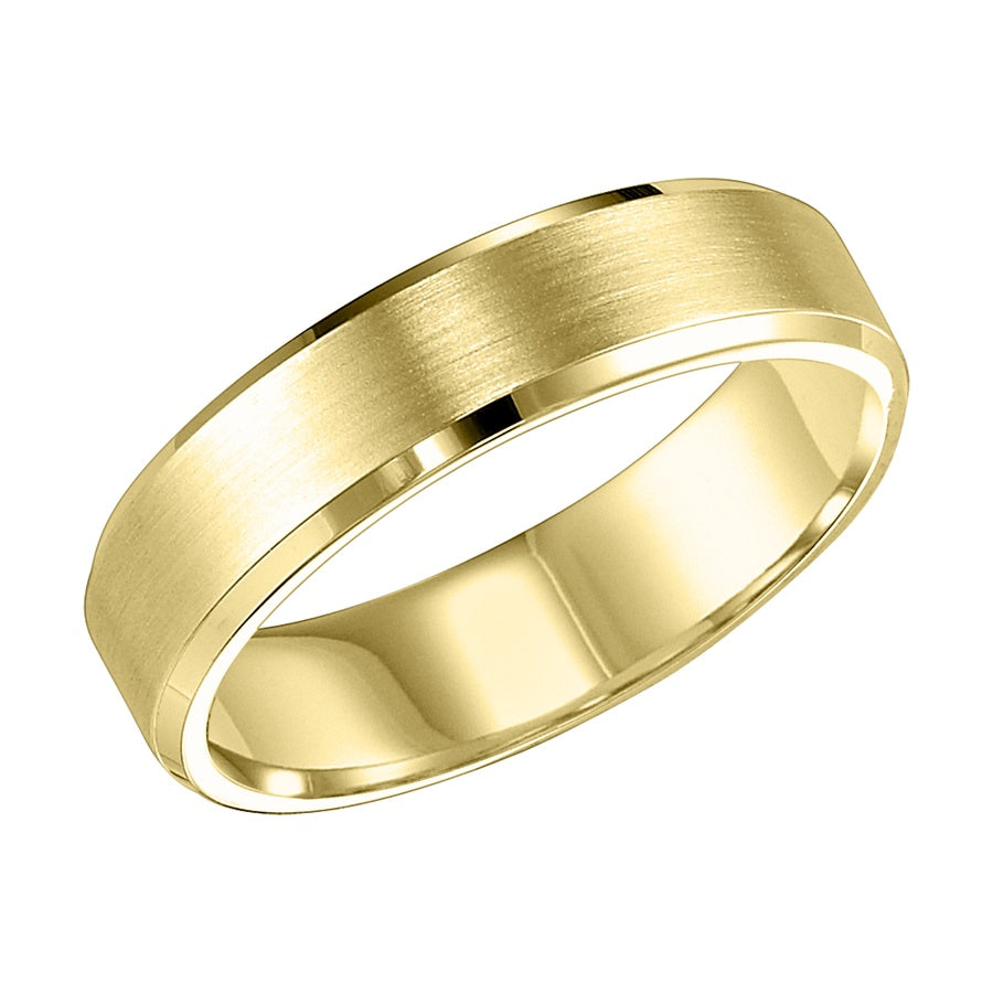 This crisp yet timeless, Comfort Fit wedding features a brushed finish with beveled edge