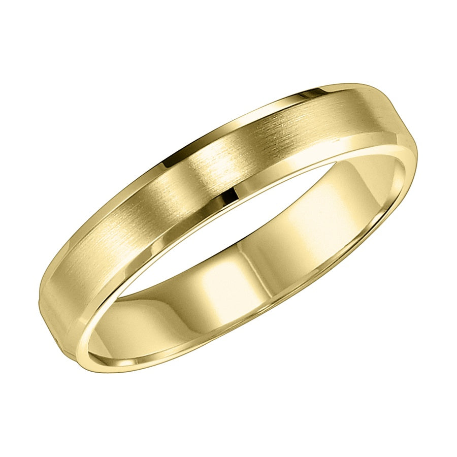 This crisp yet timeless, Comfort Fit wedding features a brushed finish with beveled edge