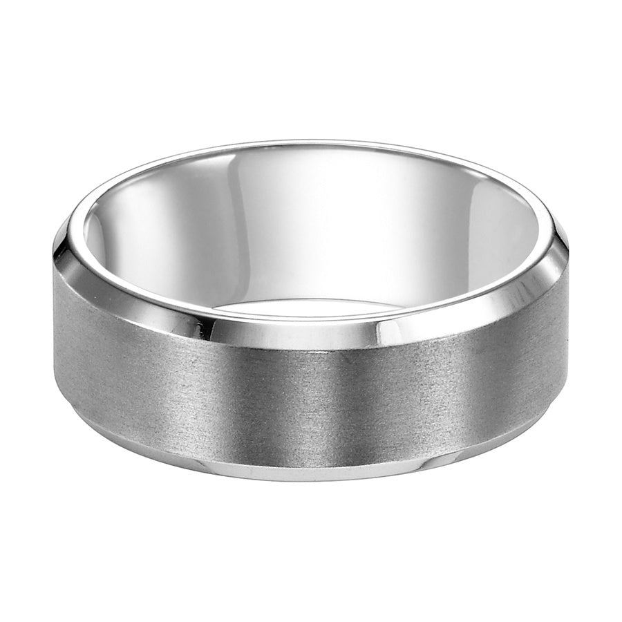 This crisp yet timeless, Comfort Fit wedding features a brushed finish with beveled edge