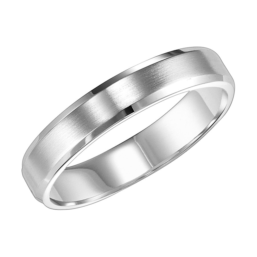 This crisp yet timeless, Comfort Fit wedding features a brushed finish with beveled edge